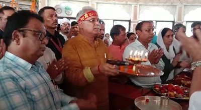 CM भूपेश बघेल पहुंचे डोंगरगढ़, मां बम्लेश्वरी के दरबार मे टेका माथा