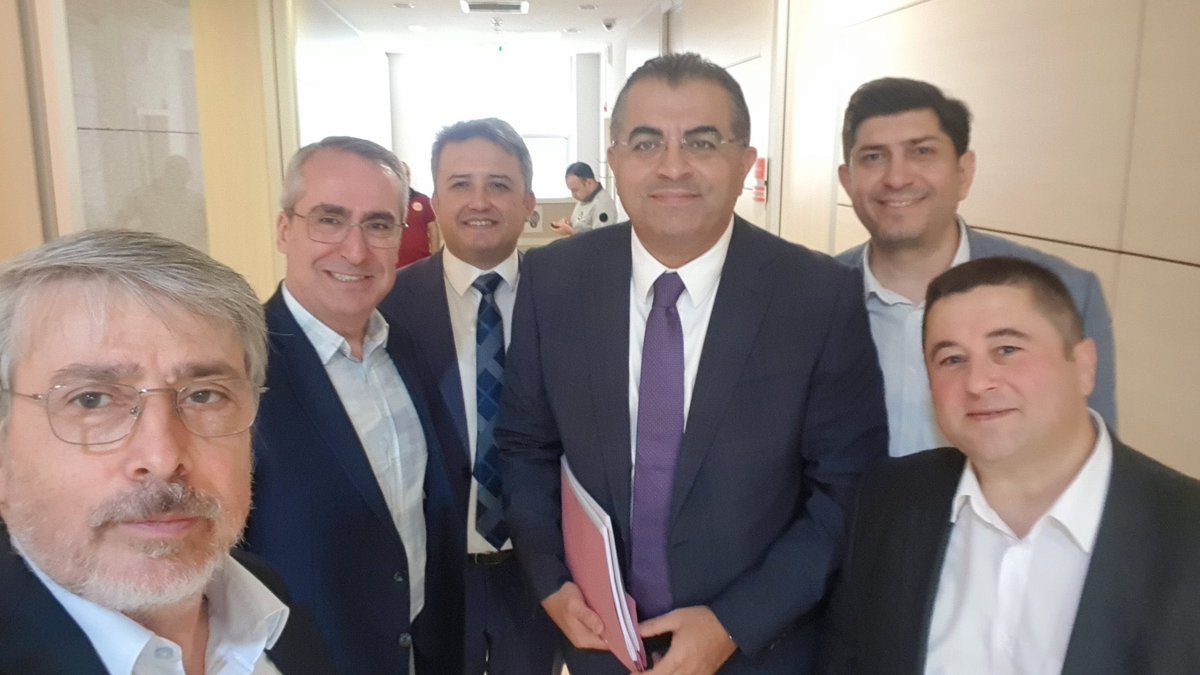 isamesihsahin's tweet photo. Parti Sözcümüz Serkan Özcan Merkez Bankası Bşk. hakkında yaptığı eleştiri nedeniyle Savcılığa ifadeye çağrıldı. İfadede avukat olarak hazır bulunduk. 

Aslında Serkan Beyin konuşmaları ders niteliğinde. Keşke şikayet etmek yerine ders almayı tercih etseydiniz. @serkanozcan1 https://t.co/Ab9zSCMqYi