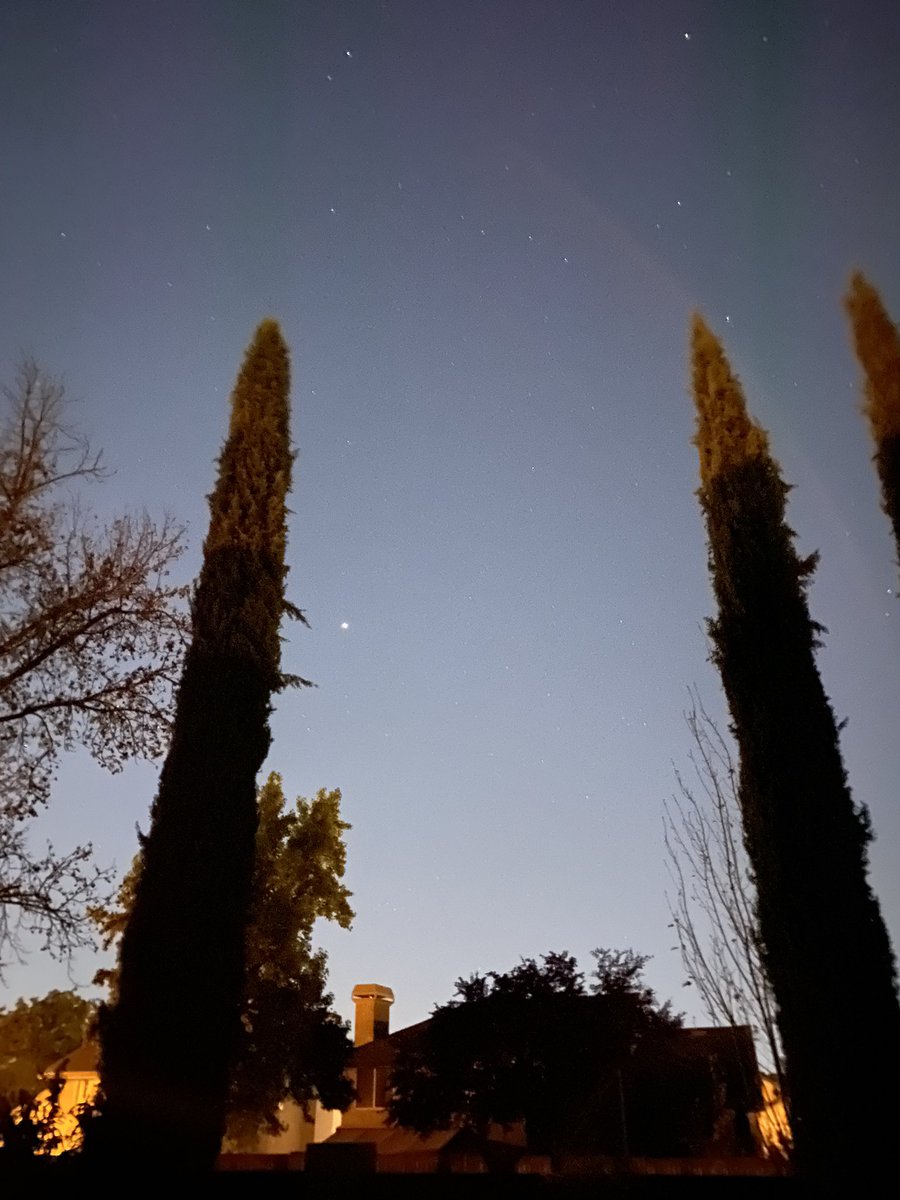 pocketHs916's tweet photo. Caught Jupiter on 10 second night mode with iPhone https://t.co/tk4uETmjLi