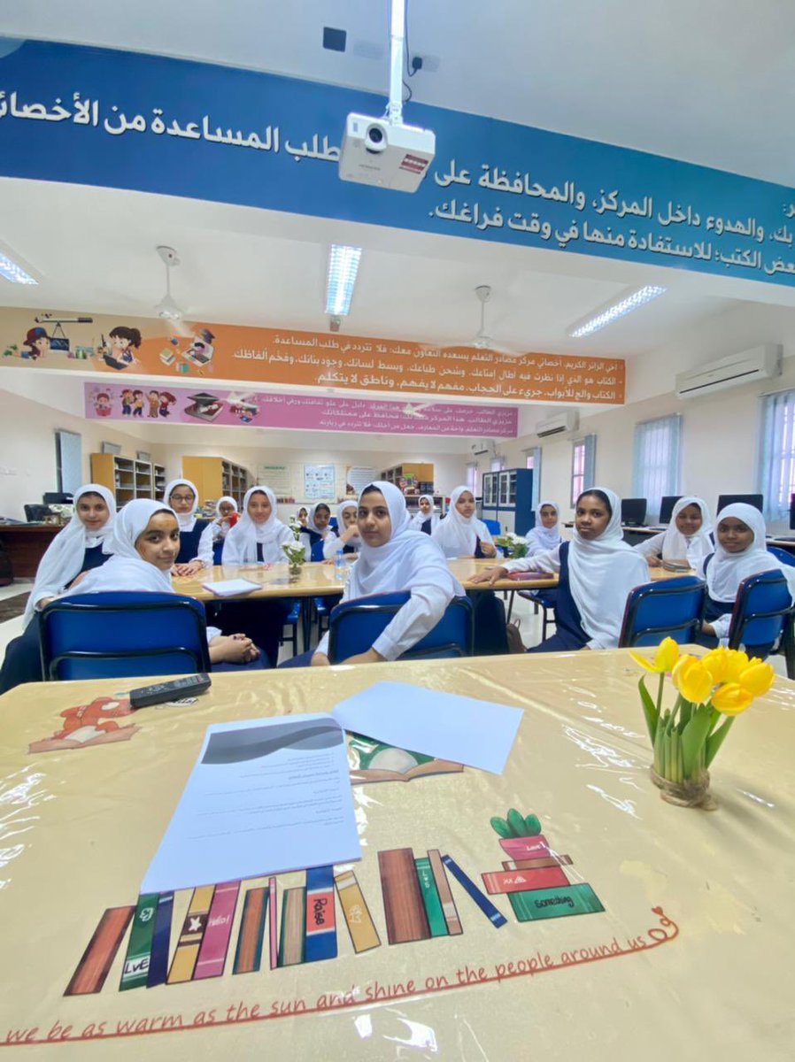 EduGovDhr7276's tweet photo. قامت أخصائية مصادر التعلم أ.نصراء العبرية بتشكيل جماعة مركز مصادر التعلم، وتعريف الطالبات بأهداف وأنشطة الجماعة، ومهامها، بإلإضافة إلى تقسيم الطالبات على عدد من اللجان (الإعلامية، الثقافية، والفنية) حسب مهارات وميول طالبات الجماعة.
@lrc_dhr https://t.co/8SCDOsKZub