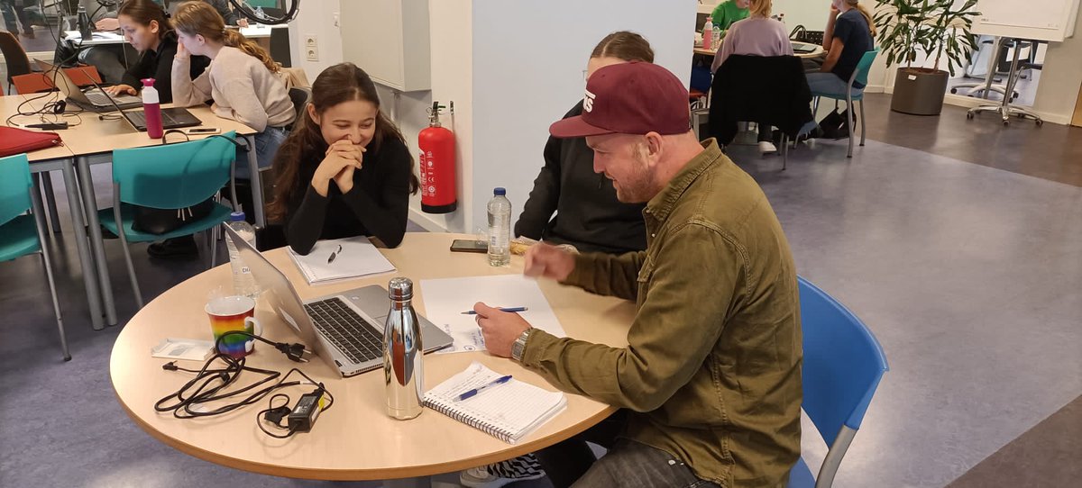 LFBWolvega's tweet photo. Vanmorgen #Training gegeven aan studenten van #minor #LVB op @hanze over het #VN_verdrag voor mensen met een #beperking. Het was een erg gemotiveerde groep. Met werkervaring. We vonden  het een goede #masterclass  #sterk_in_onderwijs #Groningen @LFBAssen @jaapolthof https://t.co/Li66CNYK7w