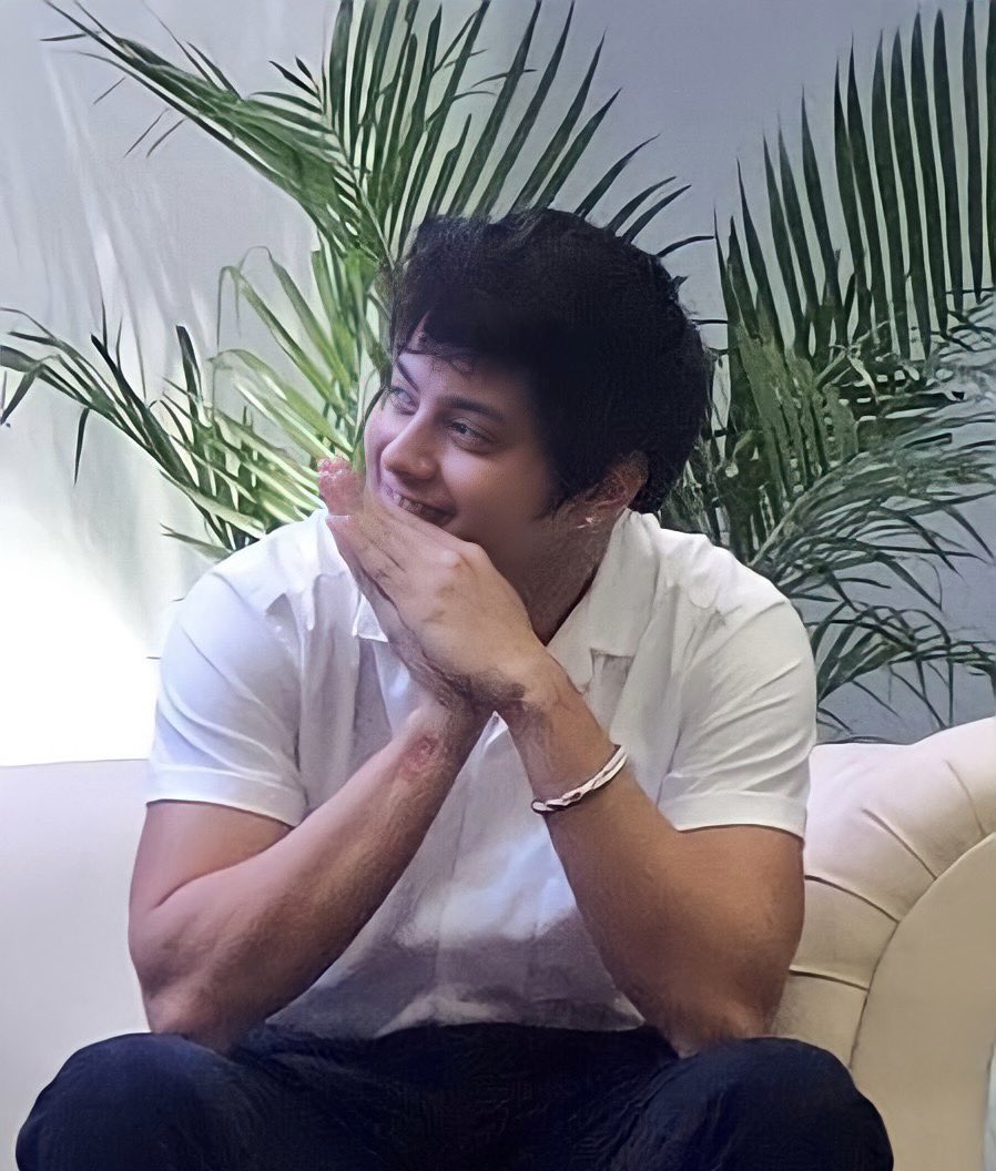 ptrcxo's tweet photo. your hair deserves a separate appreciation tweet, @imdanielpadilla. 🥹🔥 https://t.co/ZbiNNdto6c