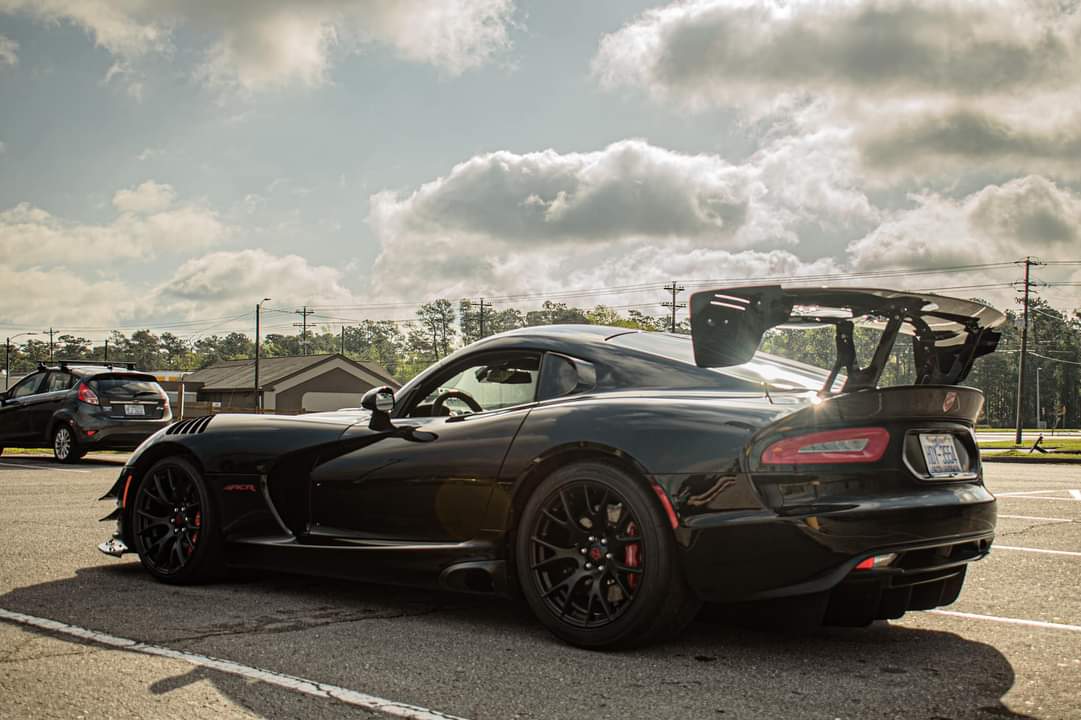 Mathew_Thom1's tweet photo. @Dodge Need I say anything? https://t.co/q1vzw4esON