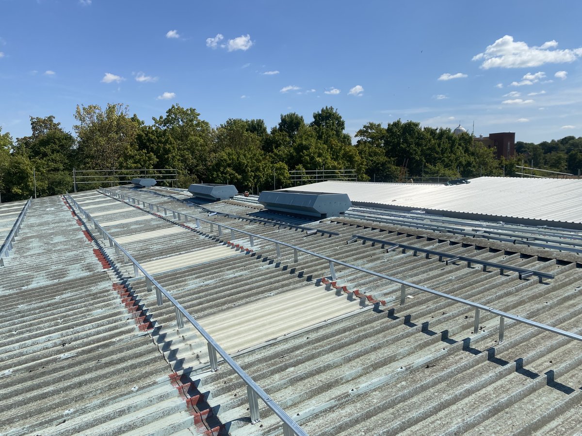 PracticalRoofCo's tweet image. Installation of insulated over-clad roof system to uninsulated building in Milton Keynes. #roofing #construction #healthandsafety