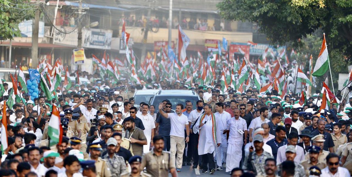 Just look at those crowds… #BharatJodoYatra ⁦<a href="/RahulGandhi/">Rahul Gandhi</a>⁩ ⁦<a href="/INCIndia/">Congress</a>⁩