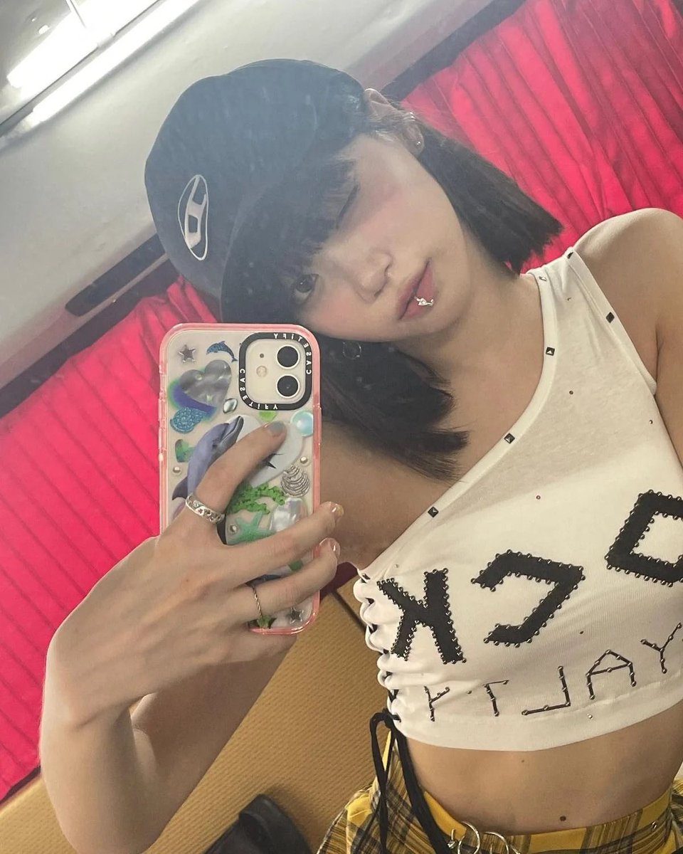 chaewoncloset's tweet photo. https://t.co/IgklZlriBh