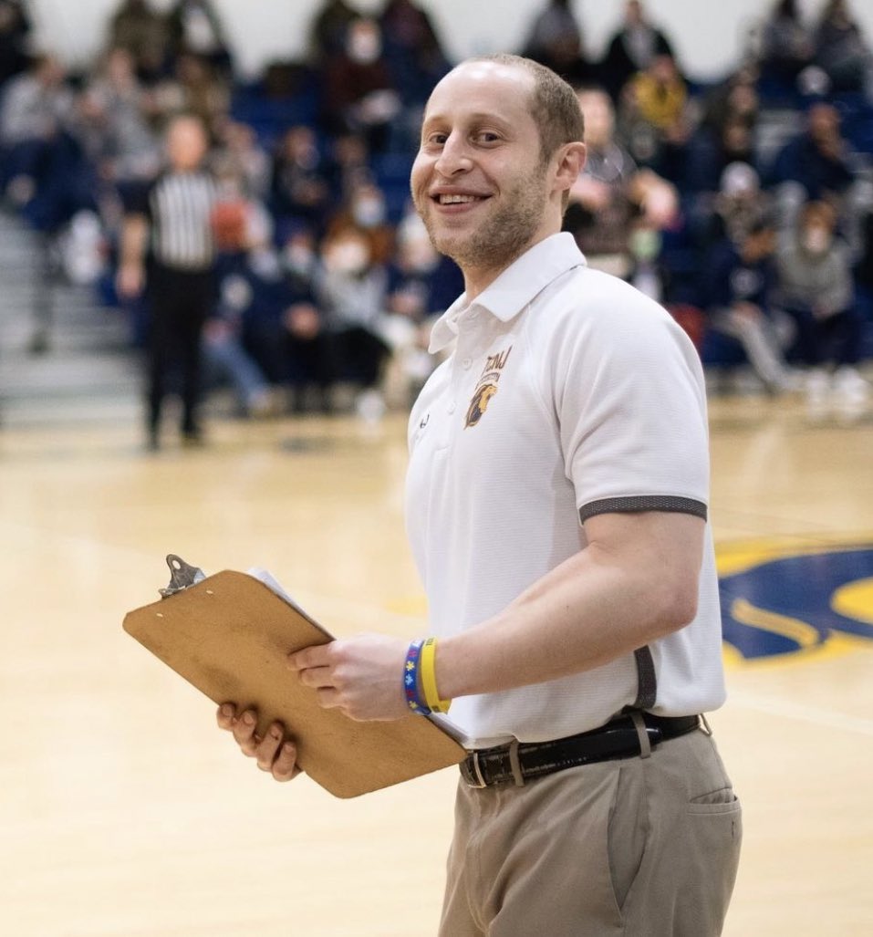 @TCNJMBB’s AC @CoachKitt88 will be in attendance Friday night for the @TheHoopGroup Metro Exposure Tour! Kittner’s energy 🔋 is unmatched and we are pumped to have him at the event evaluating future Lions. #BeElite