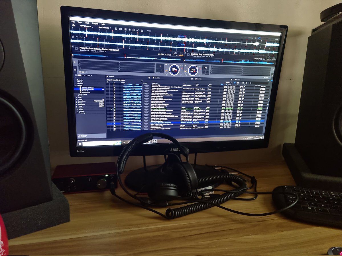 MagnettorDJ's tweet photo. Magnetic Beats returns tonight starting 10 PM EET on @radiodeea
Brand new music from @driftmoon_music, @FerryTayle, @_protoculture, #RobertaHarrison @Andrew_Rayel, @nataliegioia @ElucidusMusic, @RalphieBmusic & @frankwaanders, @PAULVANDYK & @alexmorph and many more. https://t.co/iNBusRPk4m