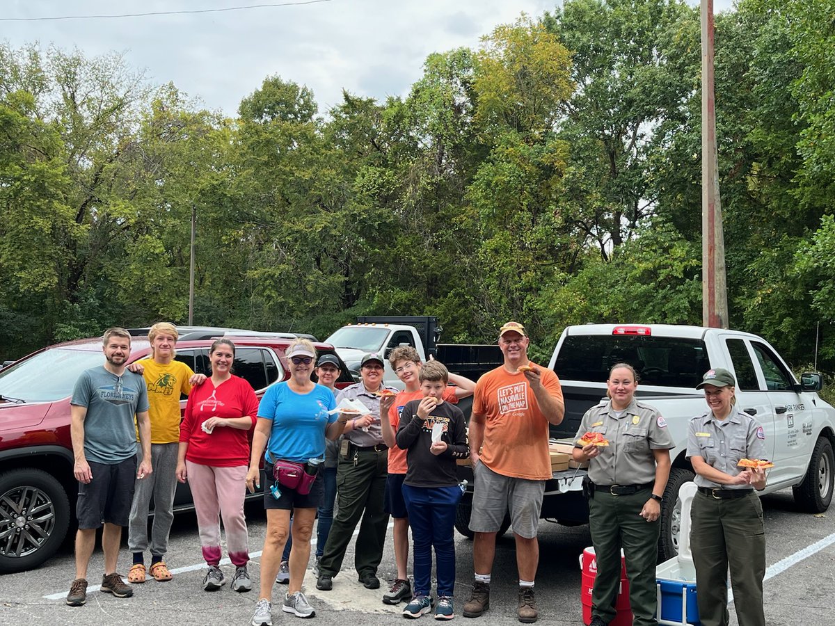 NashvilleCorps's tweet photo. Check out these photos taken last Saturday on #NationalPublicLandsDay at Old Hickory Lake &amp;  Center Hill Lake. Volunteers joined Nashville District #ParkRangers to clean up trash, plant trees, cover graffiti, and much more!
#NPLD #keepourcommunityclean #NashvilleDistrict https://t.co/Zlbs7HZfWd