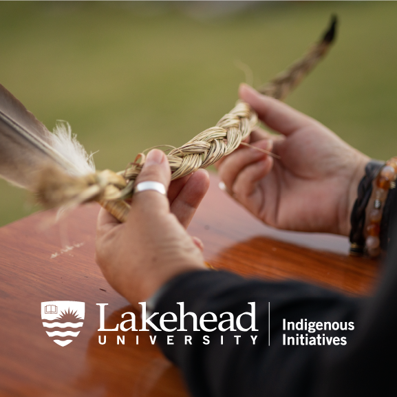 We encourage you to check out Lakehead University Indigenous Initiatives' events this week for National Day for Truth and Reconciliation at both our campuses in #ThunderBay and #Orillia. 🔗 loom.ly/kPNRCn8
#truthandreconciliation #IndigenousStudents #lakeheadUniversity