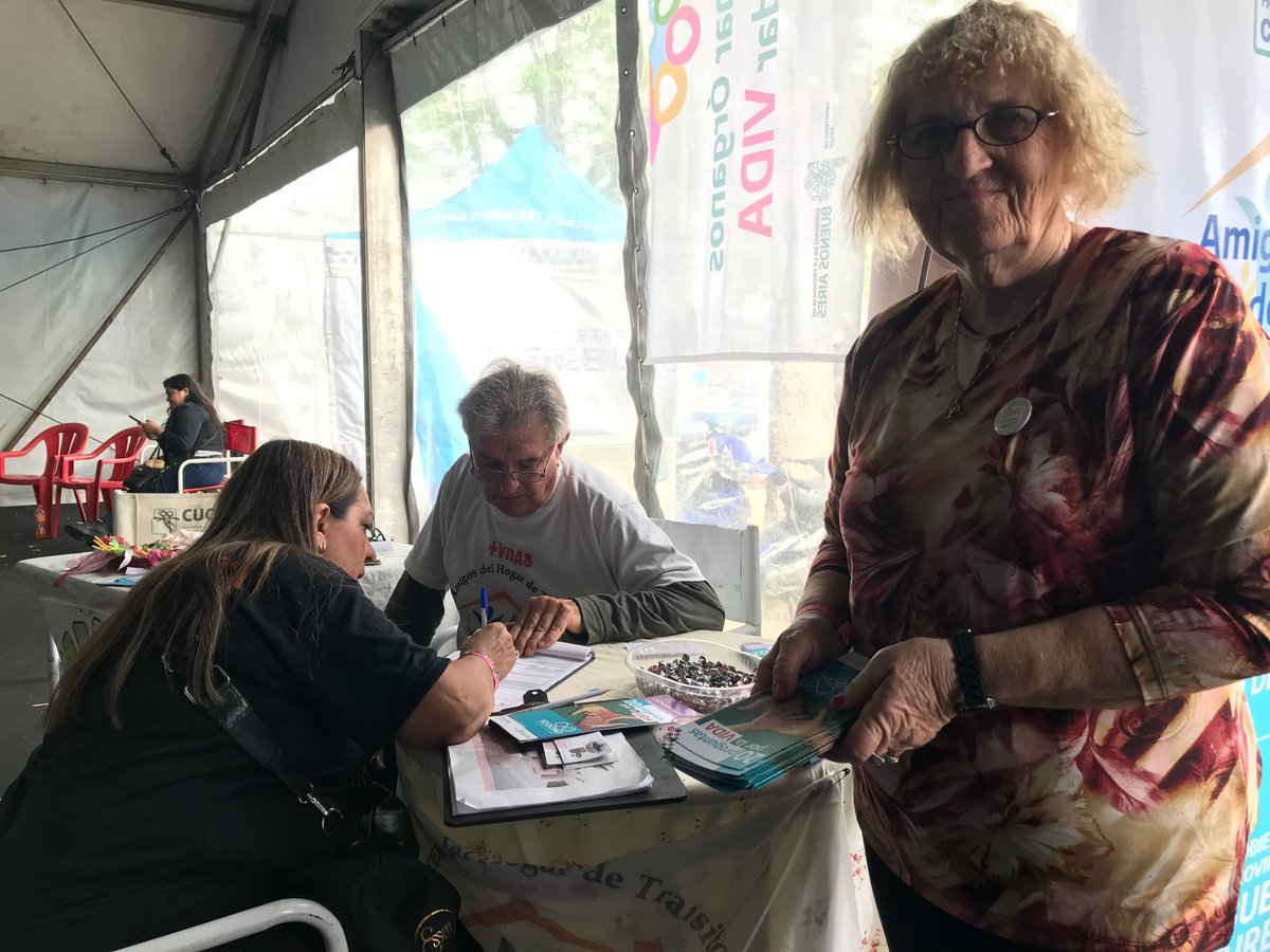 Cucaiba's tweet photo. 👉 La Asociación Amigos del Hogar de Tránsito del #Cucaiba una vez más en la 45 #FiestaProvincialDelInmigrante, promocionando la donación de órganos, tejidos y células. 😀
Muchas gracias a las Entidades Extranjeras de #Berisso por invitarnos a participar 🙌. https://t.co/Zbonzqle90