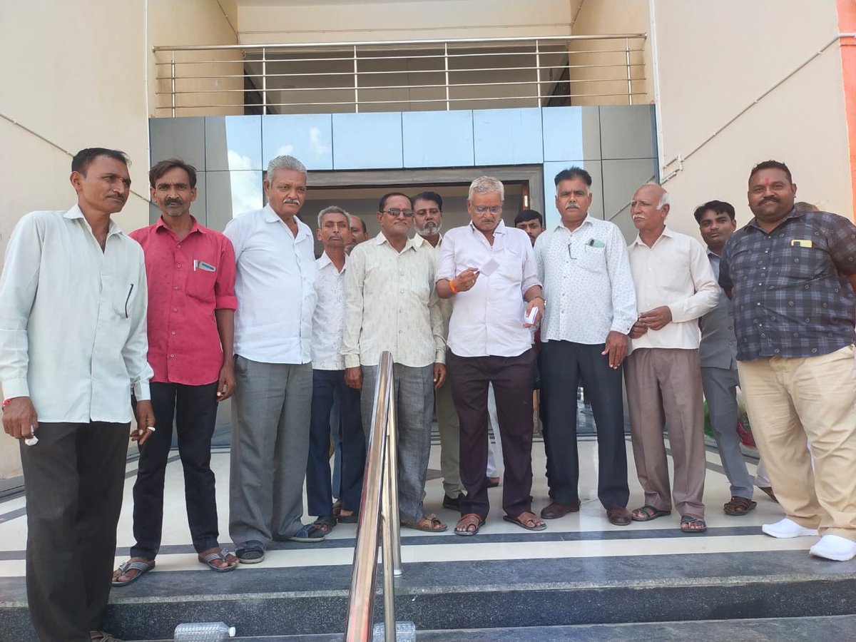 FpsAssociation's tweet photo. સુરેન્દ્રનગર જિલ્લાના પાટડી એફ. પી. એસ. એસોસિએશન દ્વારા આવેદન પત્ર. 

@CMOGuj @PiyushGoyal @Secretary_DFPD @pkumarias @nanditaias @tmdholakia  @nareshpatelmla @GajendrasinhBJP @tv9gujarati @abpasmitatv @Bhupendrapbjp https://t.co/bitHSkzZE2