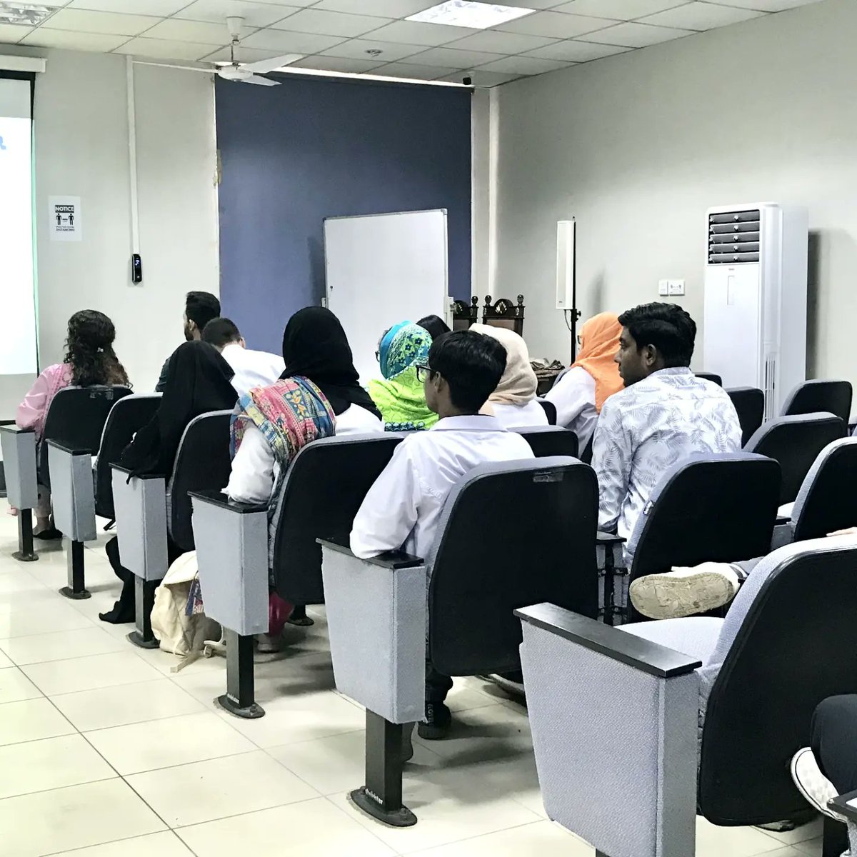 DowTeff's tweet photo. On 22nd September 2022, TEFF-DUHS collaborated with @VfahtForce to conduct a session on Hepatitis and Hepatocellular Carcinoma, with Dr. Tazeen Mustansar (Professor of Pathology, DMC) as our honorable speaker and Dr. Naseem (Head of Pathology department, DMC). 

#TEFF #VFAHT https://t.co/5hFpjIgH0e