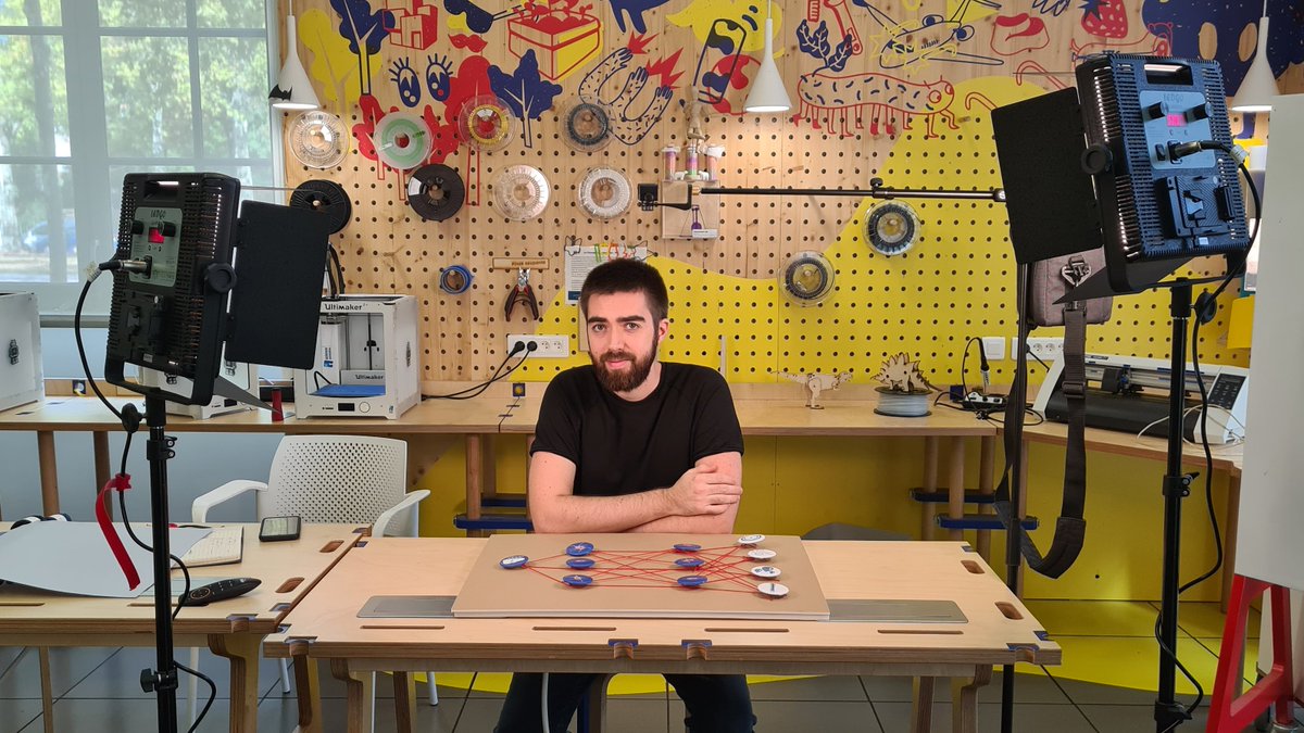 [ 👀 Retour sur ... ] La résidence de création de <a href="/geospoil/">Gauthier Delplace (GEOSPOIL) 🌍</a> la semaine dernière, où le #PlateauCréatifDuQuai &amp; #ExpoEspritCritique ont servi de décor pour la future vidéo de Gauthier sur les #DeepFakes...
#StayTuned pour la visionner bientôt sur sa chaîne!
youtube.com/channel/UCkXOL…