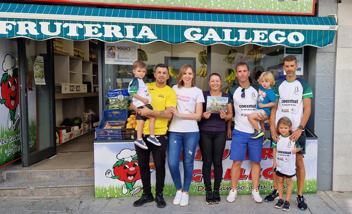 CAMiajadas's tweet photo. Hemos hecho entrega con todo nuestro cariño de una foto de equipo para nuestros colaboradores.

-@CoexmatGamma
-Fruteria Gallego
-Ceylan
-Deportes El Galgo 

Gracias a todos por potenciar el crecimiento del deporte en nuestra localidad. https://t.co/mmD5kzuxqP