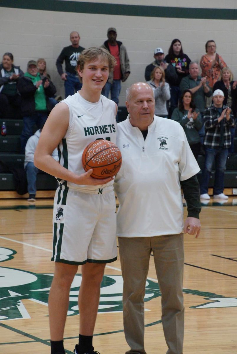 Malvern Hornets Basketball 🏀 🐝 tweet media