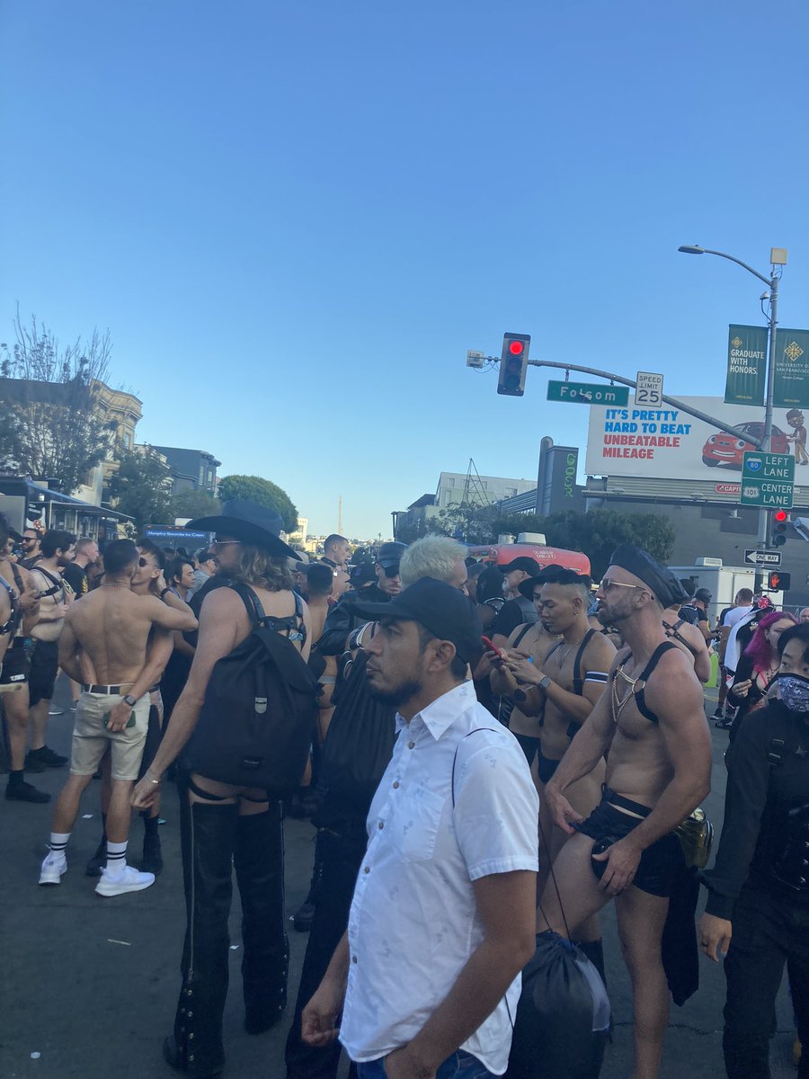 Rickardo_C's tweet photo. Another Folsom street fair for the books. https://t.co/JukOE31huh