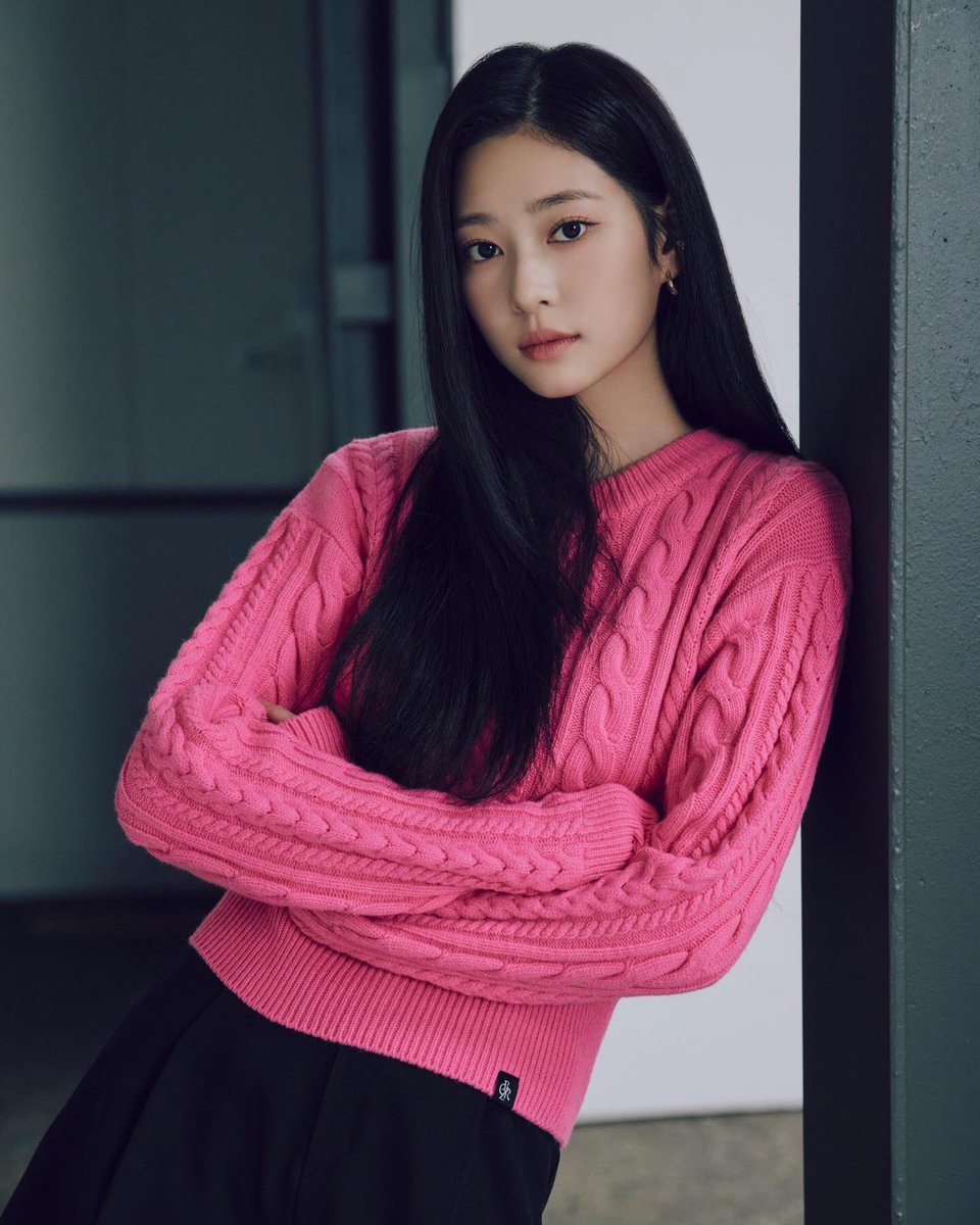 Kimminjsu's tweet photo. @ArtworkRPW Olivia  + Kim Minjoo+ Nebula https://t.co/2CHlBTqGFr