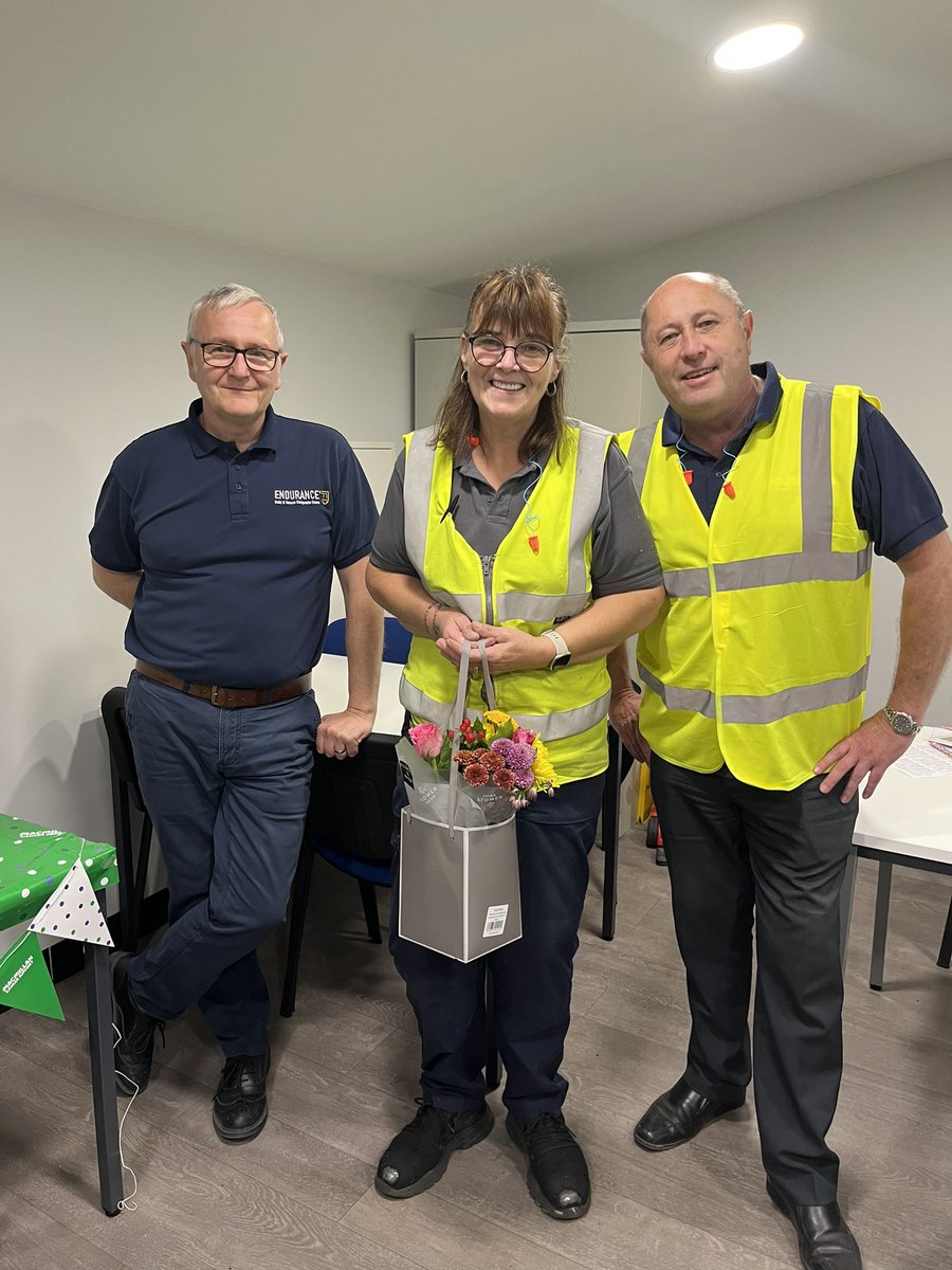 kerriwalker30's tweet photo. Cheryl works in our extrusions factory and a lovely member of our @RocalGroup team. She has baked cakes for all our charity days, raising hundreds of pounds! Today directors Garry and Kevin presented Cheryl with a gift, in appreciation for her kindness 🧁#thankyou https://t.co/JeCHih7HV3