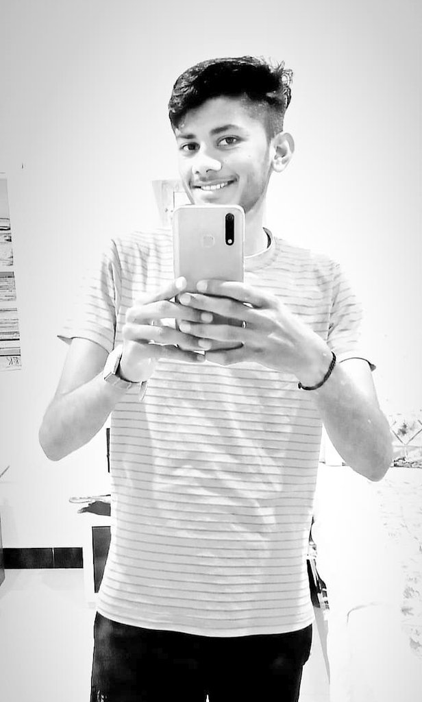 VijayKu26316597's tweet photo. हंसते रहिए मुस्कराते रहिए
एक दिन भचीड़ वैसे भी बोलना है🎉😌 https://t.co/nN31F36lbq