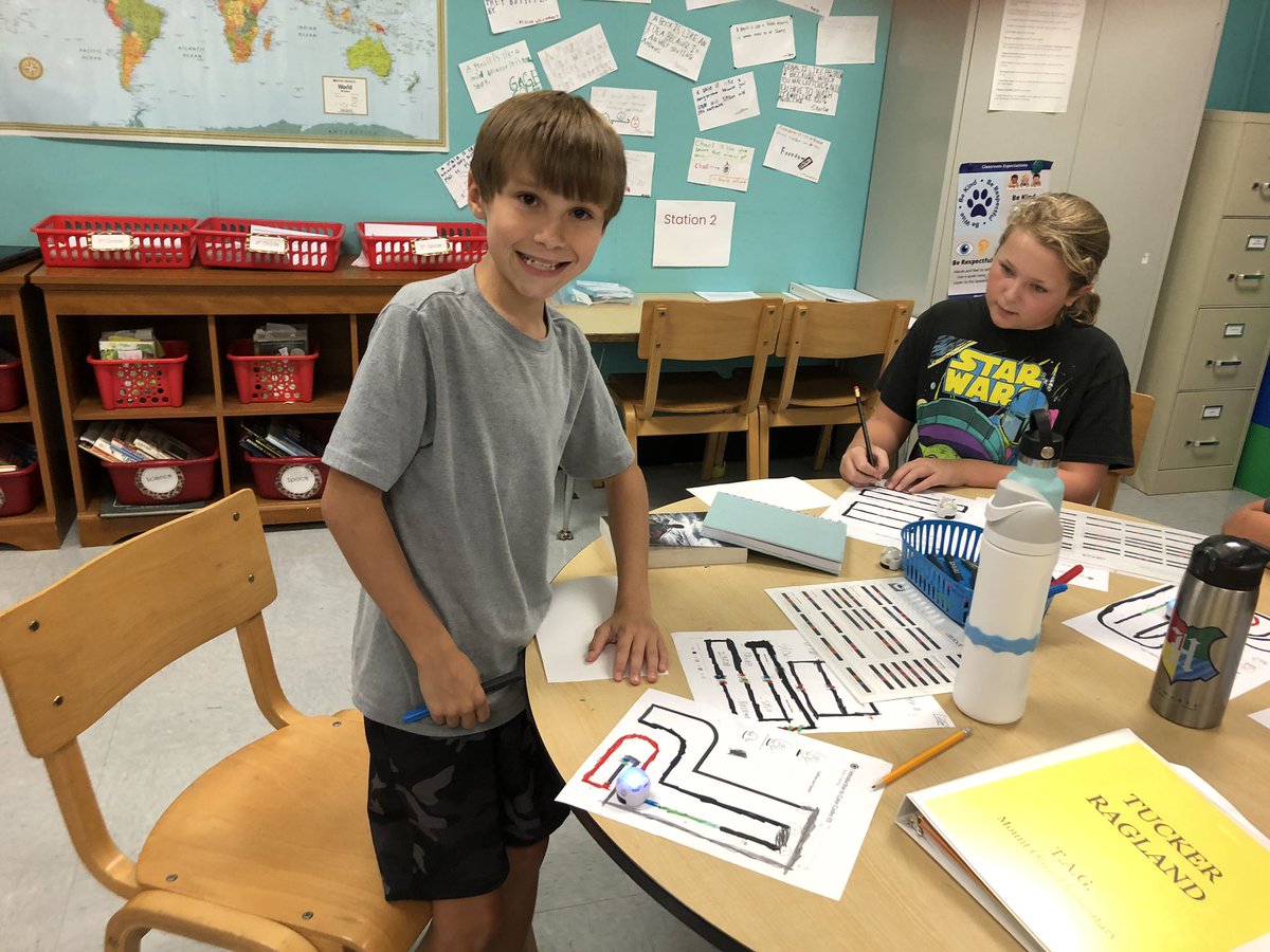 llamaclass's tweet photo. Learning to code with Ozobots in TAG! https://t.co/Ma9laPNzdD