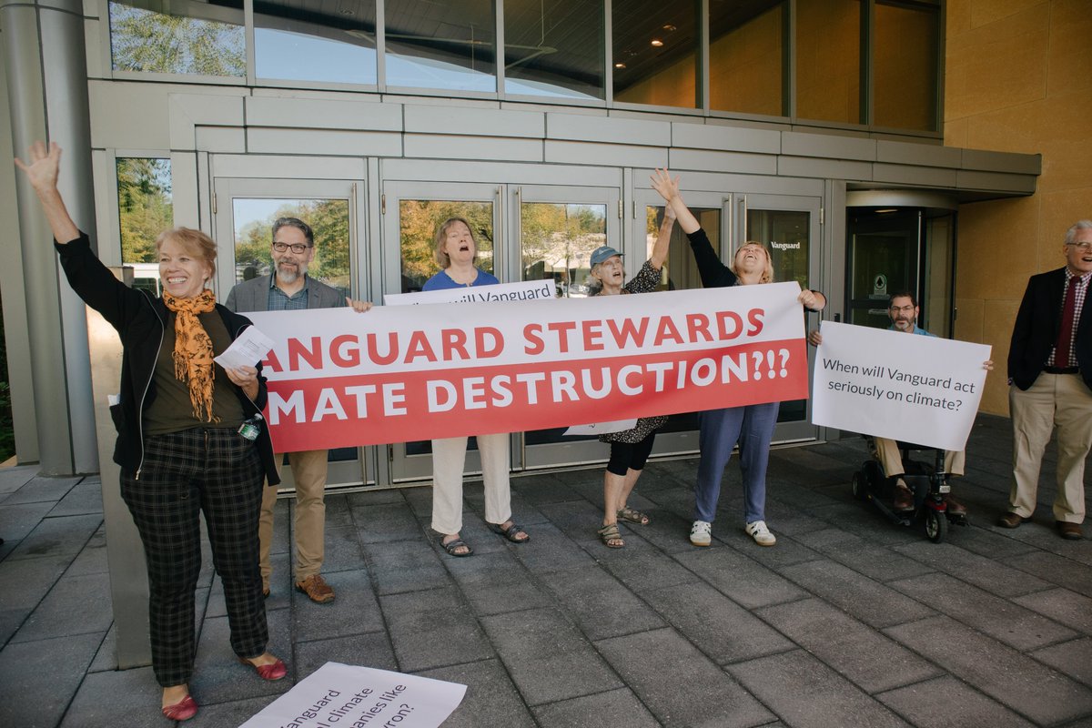 StopMoneyPipe's tweet photo. Incredible action last week at @Vanguard_Group HQ! 

On 9/21 - Eight activists with @EQAT and @xrphilly were arrested at Vanguard headquarters in Malvern, PA after being refused a meeting to discuss Vanguard’s poor climate record. 
 🧵🧵🧵
#BlameWallStreet https://t.co/0Qo4VuqbQj