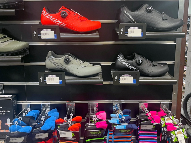 CycleRevo_'s tweet photo. 𝗧𝗮𝗸𝗲 𝗮 𝗹𝗼𝗼𝗸 𝗶𝗻𝘀𝗶𝗱𝗲 𝗼𝘂𝗿 𝗜𝗽𝘀𝘄𝗶𝗰𝗵 𝘀𝘁𝗼𝗿𝗲! We've got everything you need from top-of-the-range bikes and accessories all the way through to stylish apparel, come down and see us on Foxhall Road!🤩👀🔥🚴

#cycle #bikeporn #cyclinglife #bikelife #bikelovers https://t.co/1F9fhYD7Np