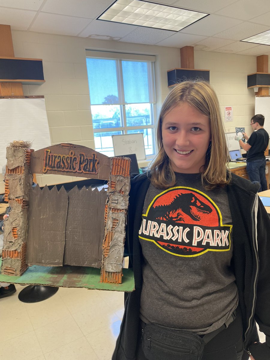 dbjoyner4's tweet photo. And the gate building begins… Starting off our manufacturing unit to learn reverse engineering, tool safety, planning and measurement. @SMSIWCS #SMSHUB7 https://t.co/KJEgHnpKca