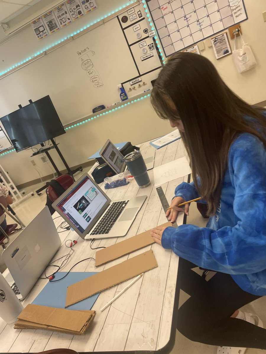 dbjoyner4's tweet photo. And the gate building begins… Starting off our manufacturing unit to learn reverse engineering, tool safety, planning and measurement. @SMSIWCS #SMSHUB7 https://t.co/KJEgHnpKca