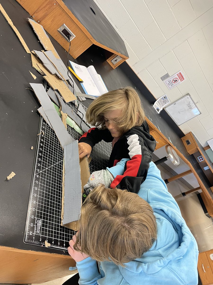 dbjoyner4's tweet photo. And the gate building begins… Starting off our manufacturing unit to learn reverse engineering, tool safety, planning and measurement. @SMSIWCS #SMSHUB7 https://t.co/KJEgHnpKca