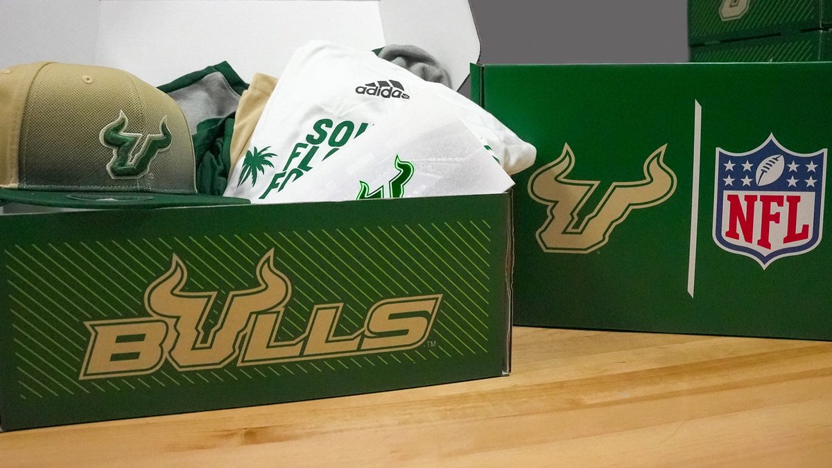 USFFootball's tweet photo. Special delivery: 𝐁𝐮𝐥𝐥𝐬 𝐢𝐧 𝐭𝐡𝐞 𝐍𝐅𝐋 📦
#BayMade | #BullsintheNFL | #HornsUp🤘| #US2F https://t.co/DBvDOWAHdv