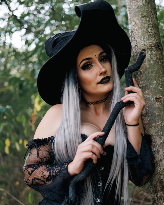 Wanna ride on my broom?  #witch #witchshoot #shoot #photoshoot #halloween #witchinghour #spookyseason<a href="/tag/witch"class="tags">#witch</a><a href="/tag/witchshoot"class="tags">#witchshoot</a><a href="/tag/shoot"class="tags">#shoot</a><a href="/tag/photoshoot"class="tags"><span>#photoshoot</span></a><a href="/tag/magic"class="tags"><span>#magic</span></a><a href="/tag/halloween"class="tags"><span>#halloween</span></a><a href="/tag/fall"class="tags"><span>#fall</span></a><a href="/tag/witchinghour"class="tags"><span>#witchinghour</span></a>