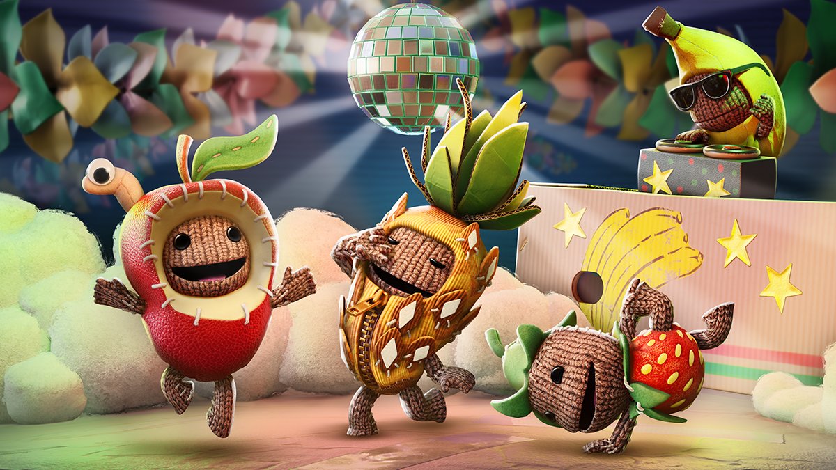 LittleBigPlanet's tweet photo. There’s a tasty dance party coming to Craftworld… and you’re all invited! 🍎

Enjoy 3 of your 5-a-day with the return of Sacknana's friends from the Tutti Frutti crew! 🍍

Get the Apple, Pineapple and Strawberry Costumes &amp; Emotes in Sackboy: A Big Adventure on September 30th. 🍓 https://t.co/W8tih5E3Xx