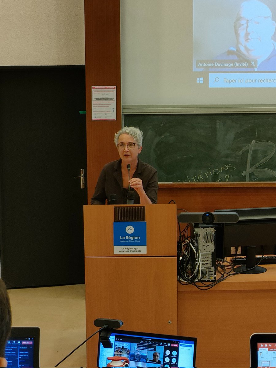 InfectioTron's tweet photo. Mireille Bossy et Emmanuelle Gilot-Fromont lancent la journée 2022 du Pôle EVAAS de @VetAgroSup , pôle qui va accueillir de l'équipement @InfectioTron, notamment dans la salle d'autopsie BSL3. https://t.co/Ybv49U8bMO