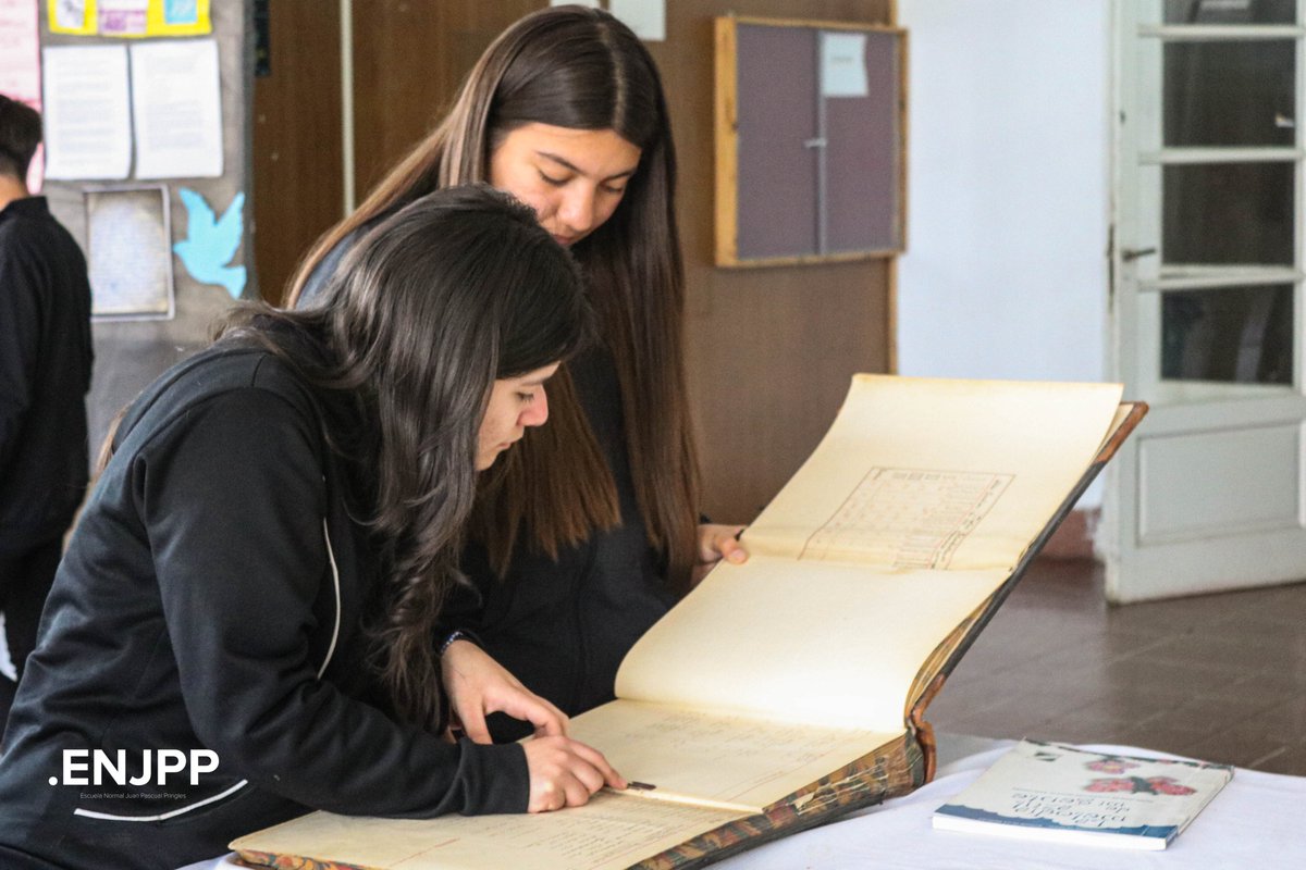 enjpp_edu's tweet image. 📖 El viernes la comunidad de la Escuela Normal "Juan Pascual Pringles" (ENJPP), participó en la Maratón Nacional de Lectura, una propuesta de la Fundación Leer que incluyó diversas actividades culturales. 

Más información: bit.ly/3LHpUFi

#LaMixta #ENJPP  #Educación