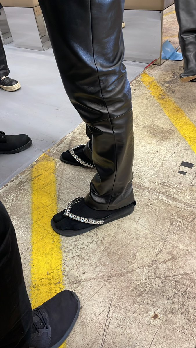 Paris Saint (@parisaintshop) on Twitter photo 