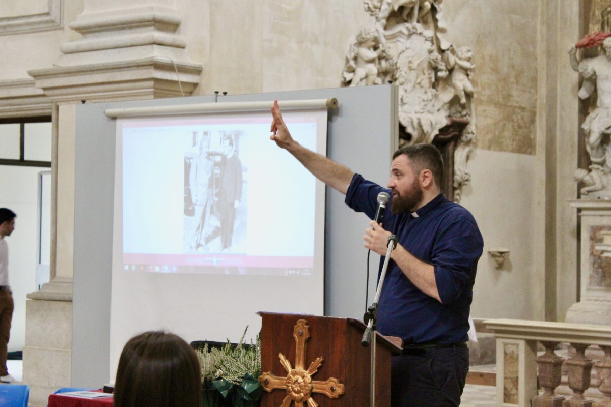 cdgbassano's tweet photo. “Tavola Rotonda” con Padre Maurizio Botta https://t.co/bYjG62jPTx https://t.co/bhmQEx8I8E