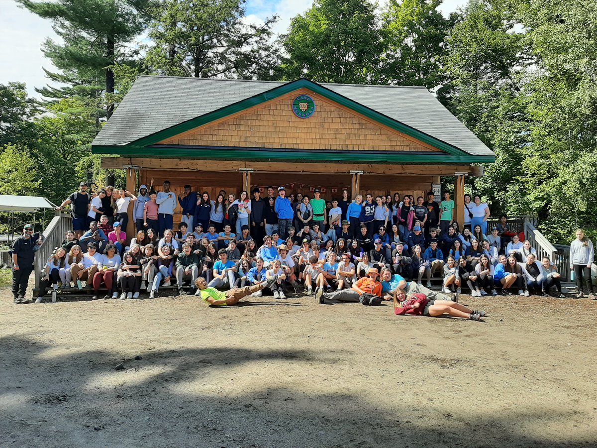 De La Salle College tweet media