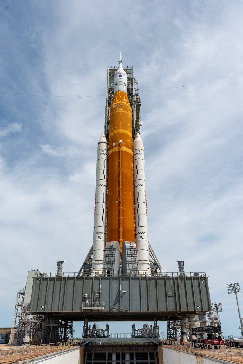 NASAGroundSys's tweet image. Artemis I Update: NASA will roll the Artemis I Space Launch System rocket and Orion spacecraft back to the Vehicle Assembly Building on Monday, Sept. 26. First motion is targeted for 11 p.m. EDT.
MORE: go.nasa.gov/3LL6m2O