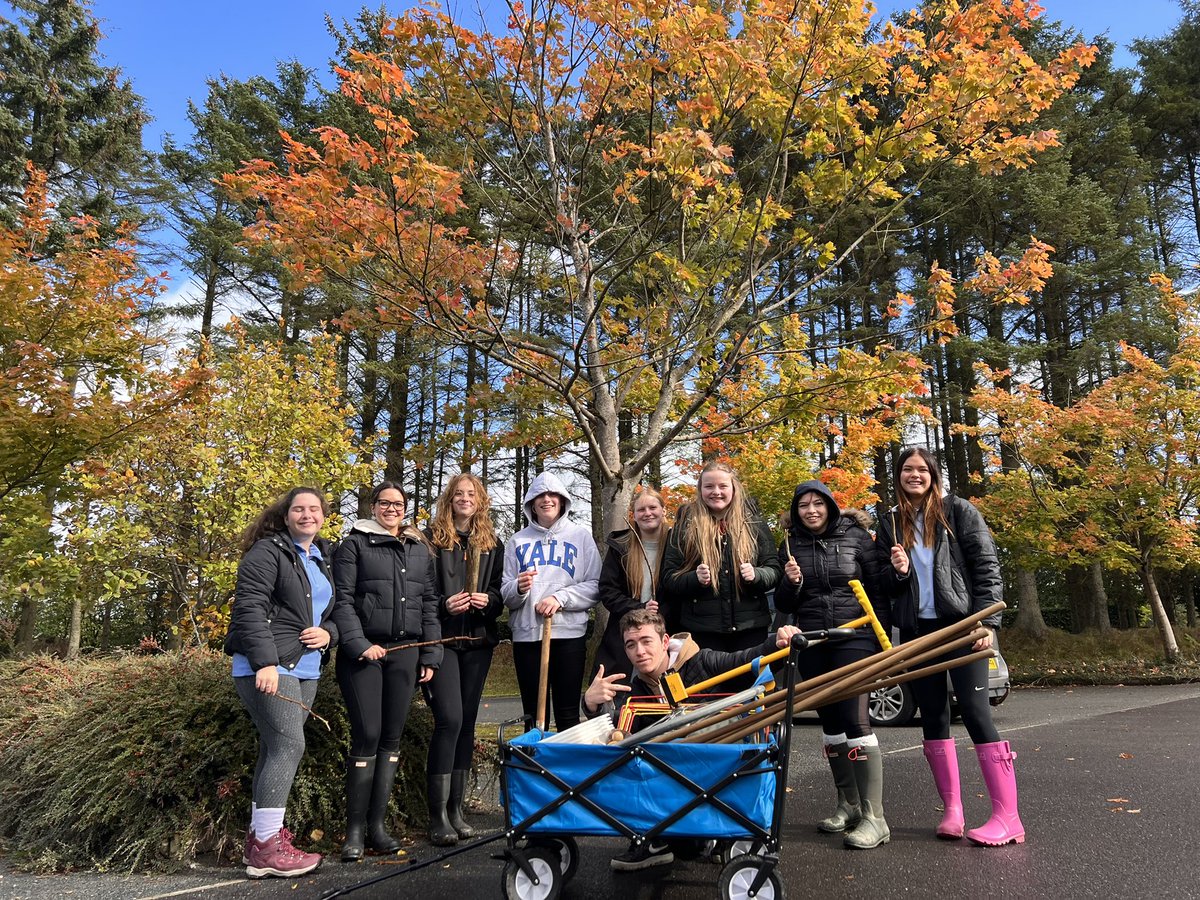 MintlawSci's tweet photo. AH Bio have been on a field trip today to @AdenCountryPark with @DrWilderness. What a great bunch with lot of learning and lots of fun! #LearningTogether https://t.co/Wm8JyKQce1