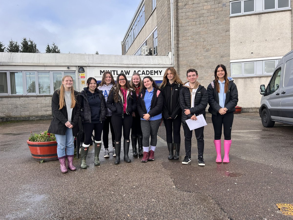 MintlawSci's tweet photo. AH Bio have been on a field trip today to @AdenCountryPark with @DrWilderness. What a great bunch with lot of learning and lots of fun! #LearningTogether https://t.co/Wm8JyKQce1