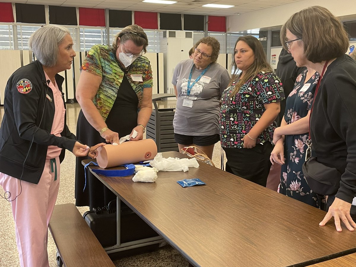 paul_jaffey24's tweet photo. “Stop The Bleed” training going on at Dulaney HS this morning as over 170 Balt.  Co. Public School nurses and medical assistants learn the from Shock Trauma nurses the importance of applying tourniquets and packing wounds to save lives during emergencies. @WMAR2News #BCPS https://t.co/TQEPk7PKt5