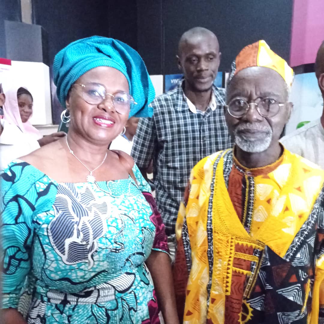 unicefmali's tweet photo. Welcome to Mali Reine🇲🇱 !
Reine just arrived from @UNICEF_Benin to support the communication &amp; advocacy team. She recently met acclaimed Malian filmmaker Souleymane Cissé who made the film "Alerte à Bozola", about #COVID19 together with @unicefmali https://t.co/cGc8UMUmSX