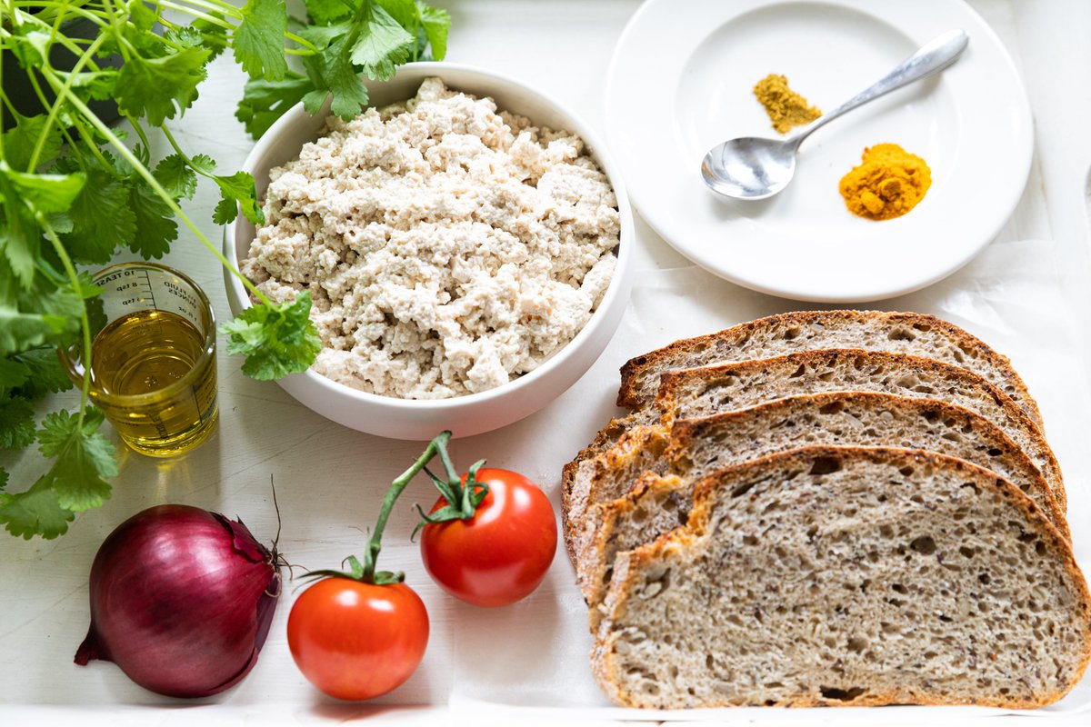 loveyourgut's tweet photo. #LoveYourGutWeek expert @JoanRansley says wholegrains are your friend when it comes to gut health! They are full of dietary fibres, as well as antioxidant and anti-inflammatory properties, which may help improve your overall gut health and general wellbeing. https://t.co/qFvjm65OGz