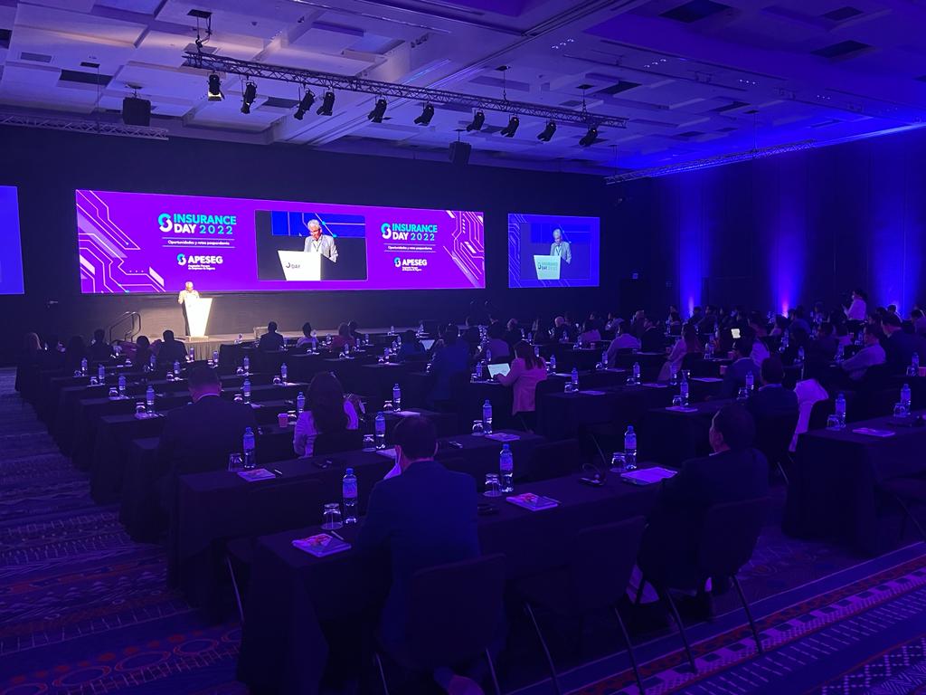 MAPFRE_PE's tweet photo. ¡Estamos presentes en el #InsuranceDay2022, el evento anual más importante del sector asegurador peruano! Este encuentro permite a los profesionales de la industria aseguradora compartir temas vinculados al presente y el futuro de los seguros en nuestro país. https://t.co/LzN7RQ8Ezi