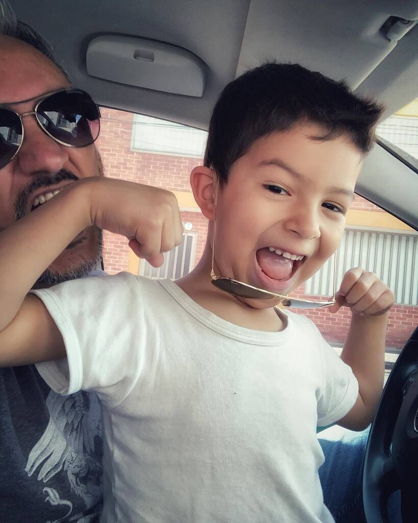 AlbertoQ1's tweet photo. matando tiempo con @tomasqo https://t.co/Y56vj9LH8Z https://t.co/JigfLrsKjS