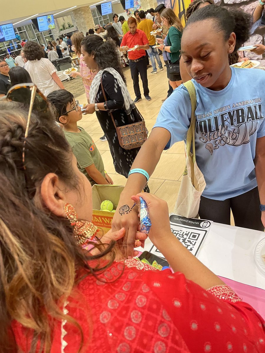 StuffToDoAtMU's tweet image. The party may be over but we hope the celebration of diversity continues everyday. Take a peek into the fun of International Welcome Party!