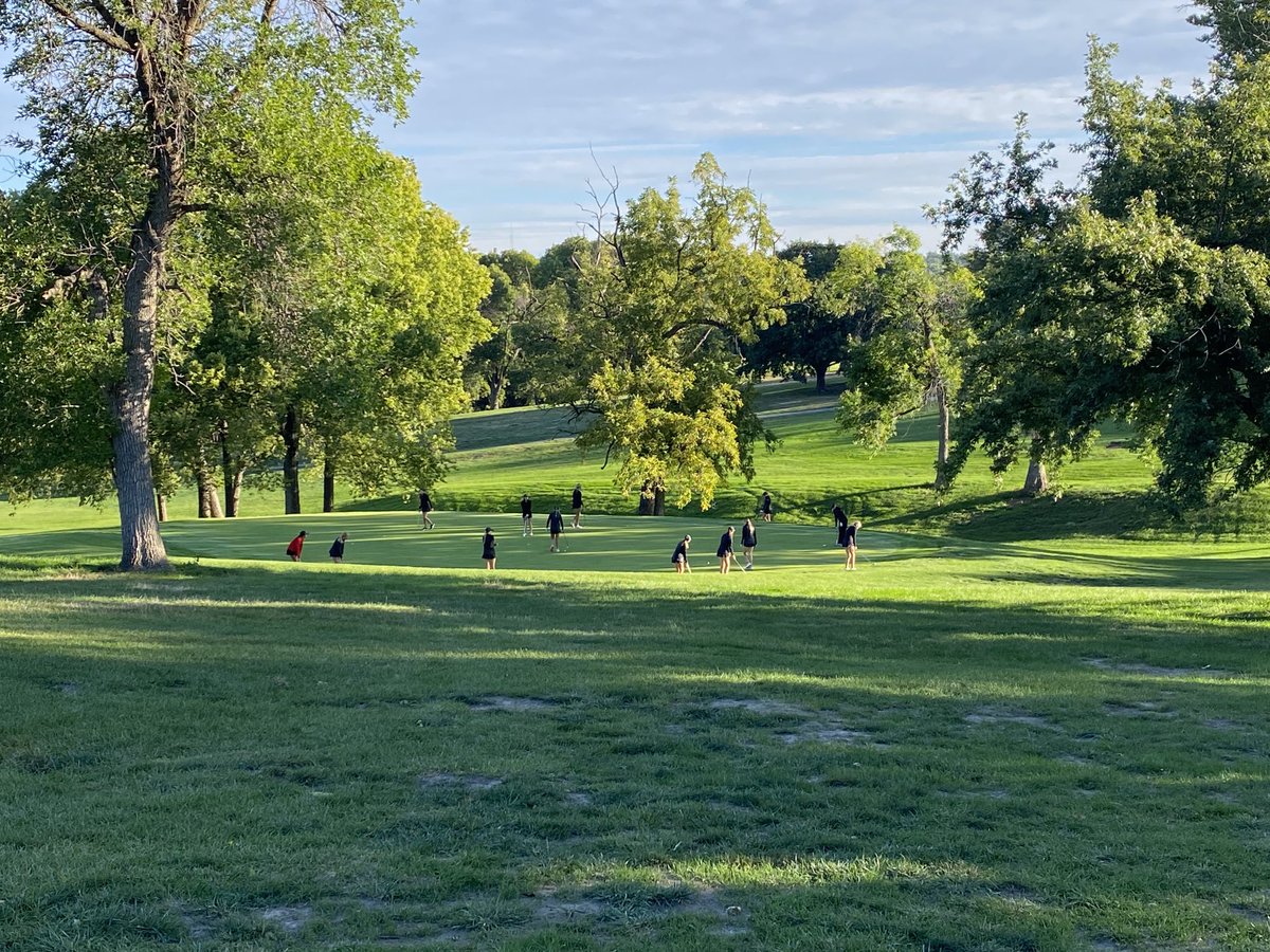 westside_golf's tweet photo. Westside Swede Invitational is underway! Beautiful day for golf ⛳️ ⁦@TheSwedeCenter⁩ ⁦@Westside66⁩ ⁦@westsidewired⁩ https://t.co/lkvtpkIA6z