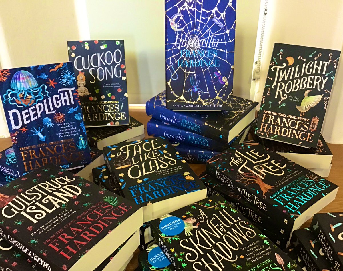 ExSchLibrary's tweet photo. Thank you to @FrancesHardinge for coming to visit @ExeterSchoolUK last Friday. What an amazing writer! And, might I add, a delightful person. #schoollibrary #readingforpleasure https://t.co/HICgPzs3mY