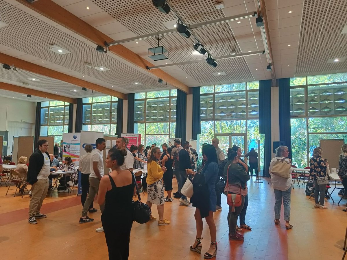 📣 En direct de l'édition RESTART 2022 
🚀 Belle affluence cet après-midi pour les rencontres de la création d'entreprise en Pays d'Arles
Des solutions pour accompagner les futurs créateurs
@poleemploi_13 #Arles #Chateaurenard <a href="/CCIPAYSARLES/">CCI du Pays d'Arles</a> <a href="/Adieorg/">Association Adie</a> &amp; #partenaires 
#tousmobilises